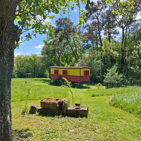 Roulotte Belle Des Prés Hébergement de vacances *